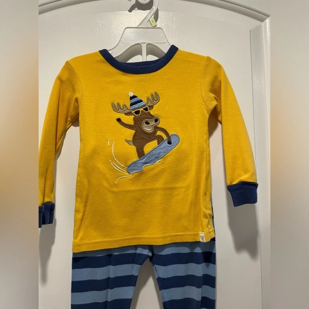 Gap Yellow and Blue Kids Pajamas with Moose Design size 18-24 months